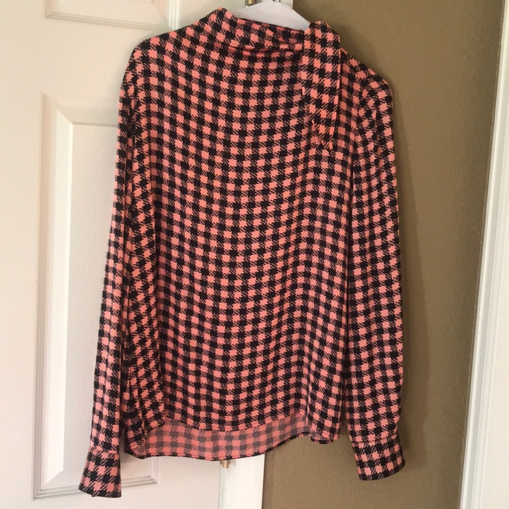 Houndstooth Tie-Neck Top